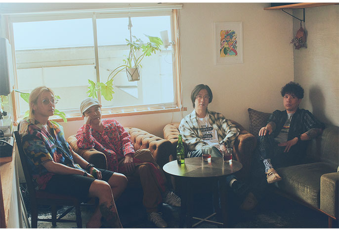 ストレイテナー